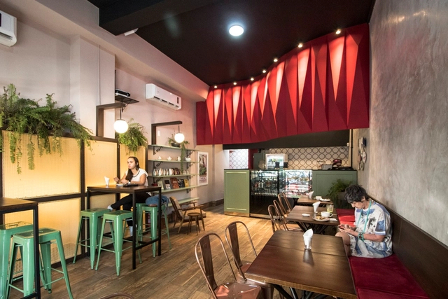 Sebastiana Café / Mutabile Arquitetura - Fotografia de Interiores, Cafeterias, Cozinha, Mesa, Cadeira, Iluminação, Bancada