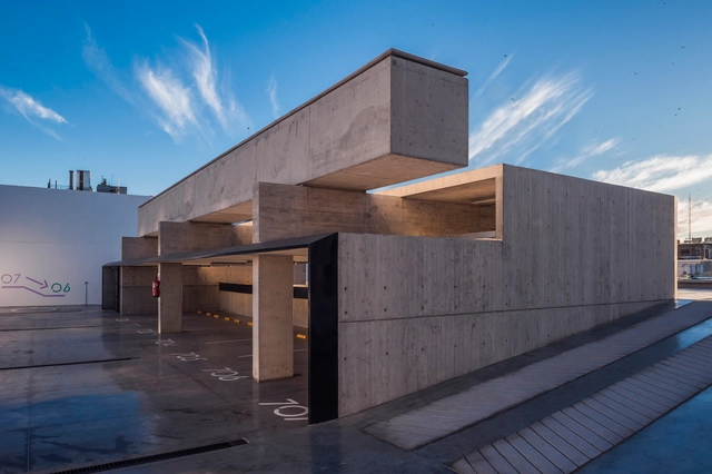 Estacionamiento Italia 723 / Taller de Arquitectura La Fundación - Fotografía exterior, Patrimonio, Fachada
