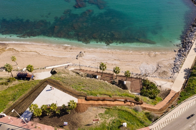 Paseo Marítimo Torrequebrada / El Muelle Arquitectos - Fotografía exterior, Espacio Público, Jardín, Costa