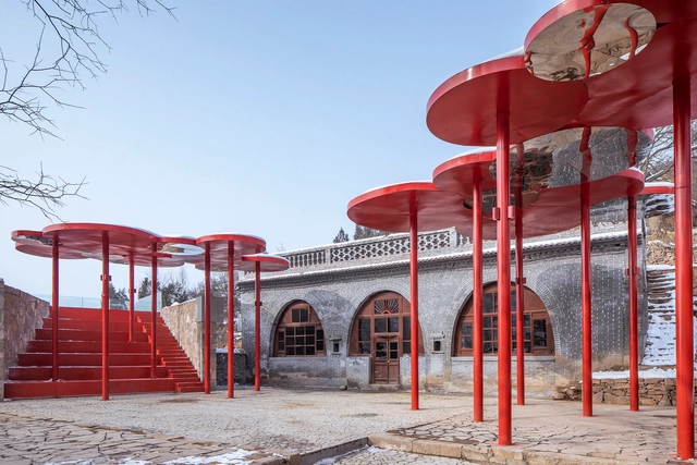 Threshing Ground under the Big Locust Tree / 3andwich Deisgn / Hewei Studio - Exterior Photography, Installation, Stairs, Column