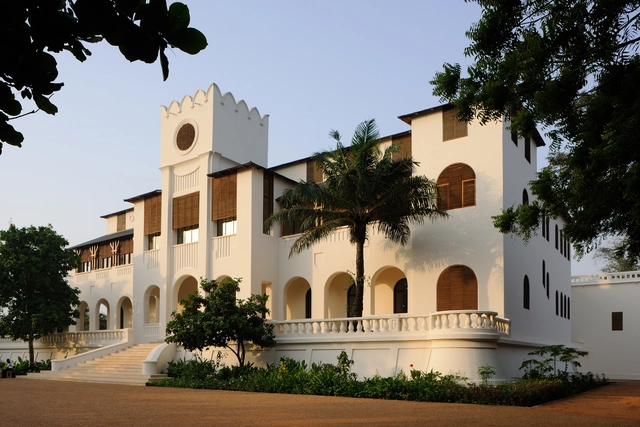 Palacio de Lomé / Segond-Guyon Architectes - Fotografía exterior, Gobierno, Fachada, Arco