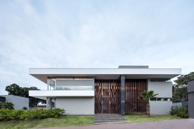 Residência HRB / Schuchovski Arquitetura - Fotografia de Exterior, Casas, Fachada, Porta