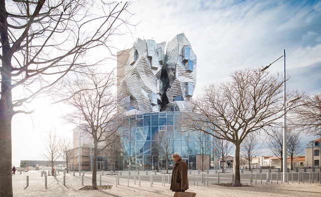 Nuevas fotografías de la torre de Frank Gehry a punto de terminarse en el sur de Francia - Imagen Principal