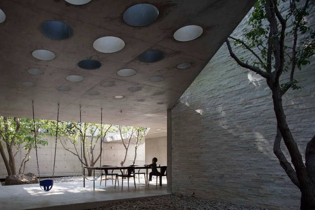 Floationg Courtyard / TAOA - Interior Photography, Residential
