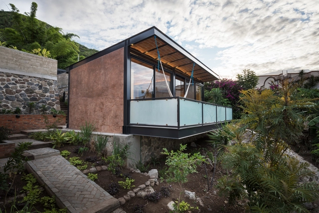 De la Montaña Tiny Houses / Indico - Fotografía exterior, Casas, Jardín, Fachada, Barandas, Escaleras