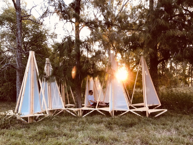 Eco-Sistema / Ramiro Carro - Lucas Ibarra Arquitectos - Fotografía interior, Instalación, Sillas, Bosque