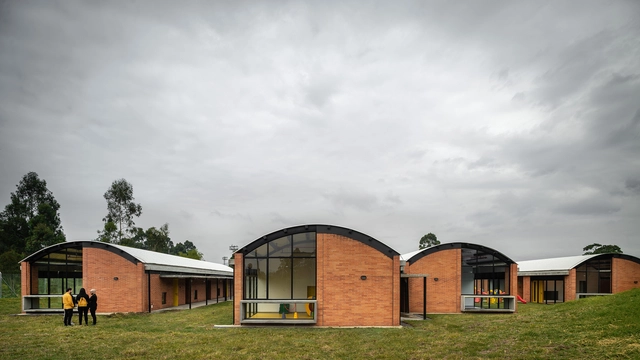 Centro de desenvolvimento infantil El Porvenir / Taller Síntesis - Fotografia de Exterior, Escola Primária, Fachada