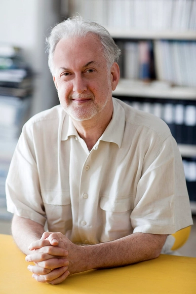 纽约建筑师, 教育家, 作家迈克尔·索金因新冠肺炎病逝，享年71岁 - 主图