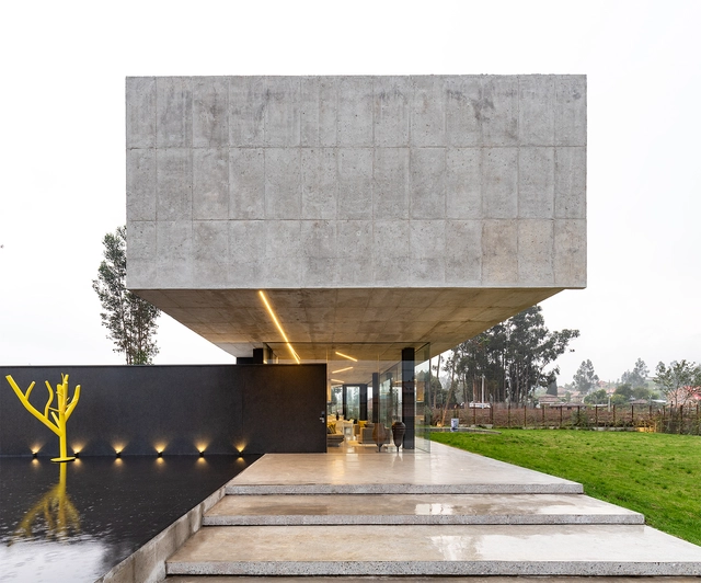 Casa blanco y negro / Andres Argudo - Fotografía exterior, Casas, Fachada