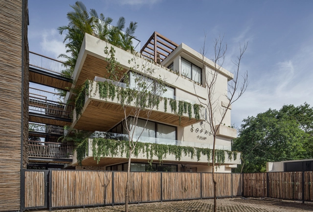 Edificio Copal Tulum / Studio Arquitectos - Fotografía exterior, Casas, Cierros, Fachada, Balcón