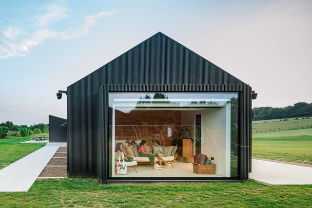 Casa  Friends Lab / AMPS Arquitectura & Diseño - Fotografía exterior, Casas, Jardín, Fachada, Sillas