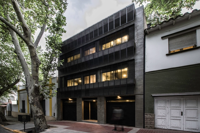 Edificio DCA / ONA - Oficina Nómada de Arquitectura + P. arquitectura I Paula Sanchez Abraham I - Fotografía exterior, Apartamentos, Fachada, Puerta