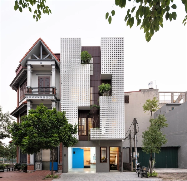 越南流水住宅，垂直天井打破狭窄空间 / V+studio - 建筑图, 独立住宅, 表皮