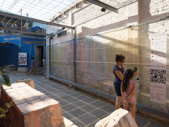 Biblioteca Digital Plaza Amapola / Minimo Comun Arquitectura + Entre Nos Atelier - Fotografía interior, Edificios Públicos, Fachada, Fijación Vigas