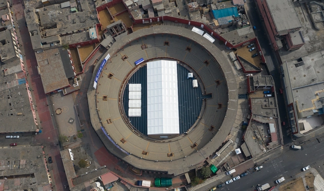 Transforman la Plaza de toros de Acho en refugio para personas sin hogar - Imagen Principal