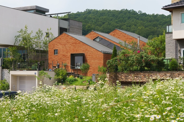 Casa de la casa / OfAA - Fotografía exterior, Casas