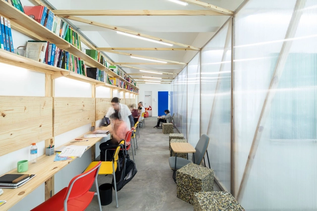 Escola Força Estudo Personalizado / Pianca Arquitetura + Gabriel Sepe + Quadradão - Renovação, Mesa, Cadeira