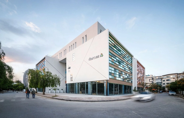 Consultorio médico Vitalcube / ARK-architecture + AUDA - Fotografía exterior, Edificio De Oficinas, Fachada