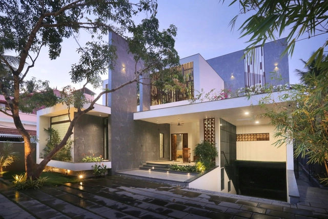 The Axial House / VM Architects - Exterior Photography, Houses, Facade, Stairs, Door