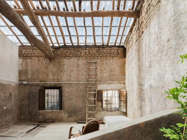 Rehabilitación y cambio de uso de granero en vivienda / G+F Arquitectos - Fotografía interior, Casas, Fachada, Fijación Vigas, Puerta, Arco
