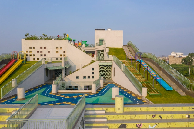 印度层叠小学Sangam，叠加的‘三角奶酪’  / SferaBlu Architects - 建筑图, 小学及初中, 楼梯