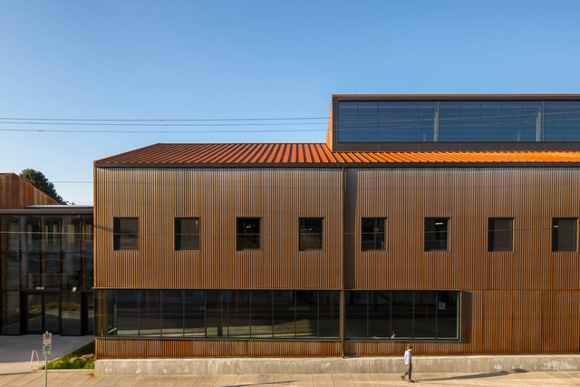 红狐共享空间改造，二战仓库爆改创意园区 / LEVER Architecture - 建筑图, 办公设施, 表皮