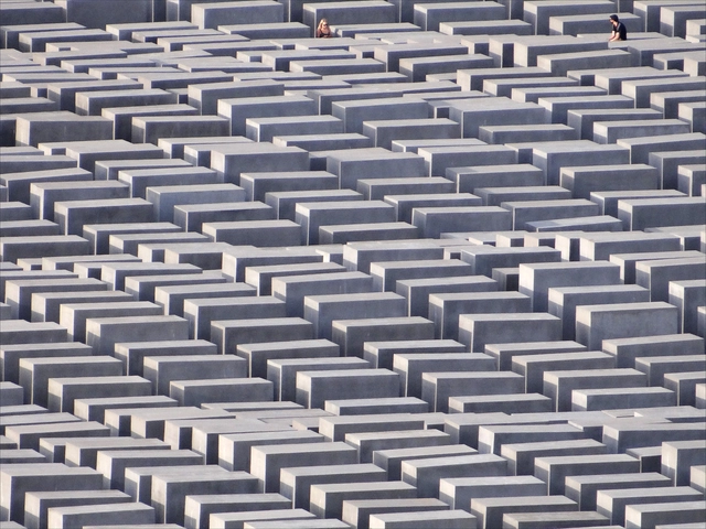 Peter Eisenman: Designing Berlin's Holocaust Memorial - Featured Image