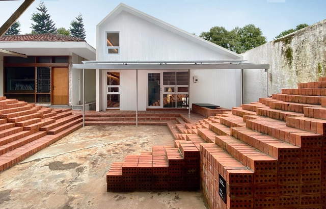 预制家庭办公舱 AAND Sayana / Aaksen Responsible Aarchitecture - 建筑图, 办公建筑, 楼梯, 表皮