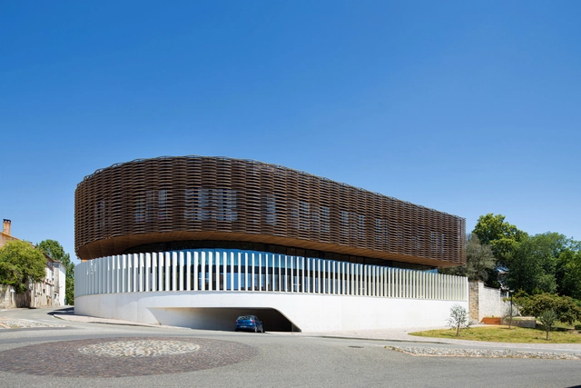 Communauté de Communes des Deux Rives Headquarters  / Marjan Hessamfar & Joe Vérons architectes associés - Exterior Photography, Community Center, Facade