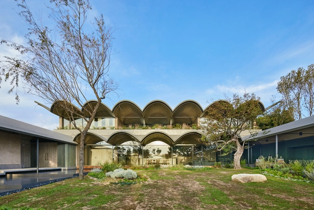 Casa bóveda / Hiroshi Nakamura & NAP - Fotografía exterior, Interiores De Casas, Jardín
