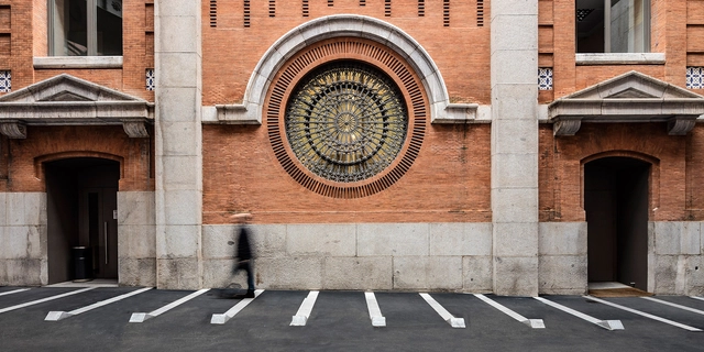 Patio de operaciones Banco de España / Vora Arquitectura + Virai Arquitectos - Banco, Fachada, Puerta, Arco