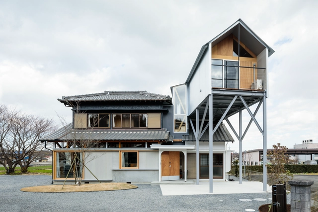 House in Nishisakabe / Maki Yoshimura Architecture Office | MYAO - Exterior Photography, Extension, Facade, Door
