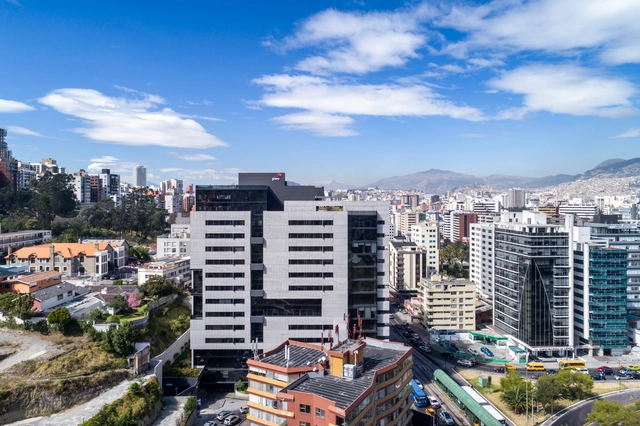 Torre Seis / Diez + Muller Arquitectos - Fotografía exterior, Edificio De Oficinas