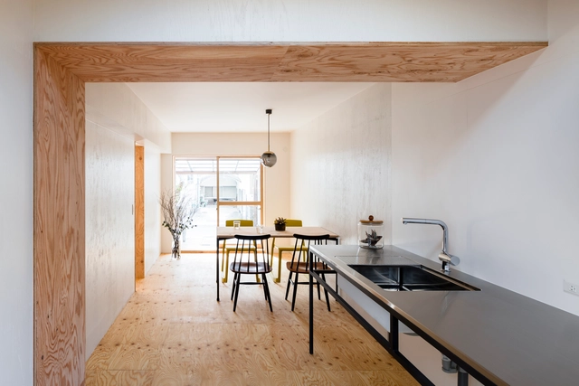 大山崎町住宅翻新，为自然光“指路” / 小田真平建筑事务所 + Atelier Loowe - 室内图, 独立住宅, 厨房