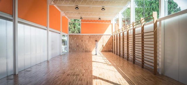 Ginásio do Colégio Nossa Senhora de Lourdes / Picado de Blas - Fotografia de Interiores, Renovação