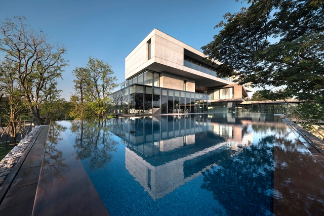 Casa Torcida / Architects 49 House Design Limited - Interiroes De Casas