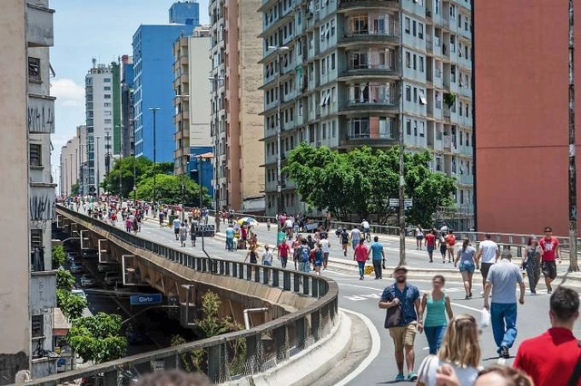 Prefeitura de São Paulo abre concorrência para projeto de acessos de pedestres no Minhocão - Imagem de Destaque