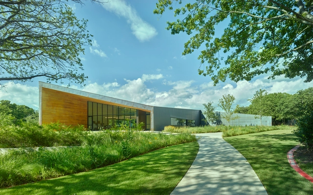 Lamplighter School Innovation Lab / Marlon Blackwell Architect - Exterior Photography, Elementary & Middle School, Garden, Facade