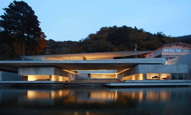 Casa sobre el agua / Nikken Sekkei - Casas