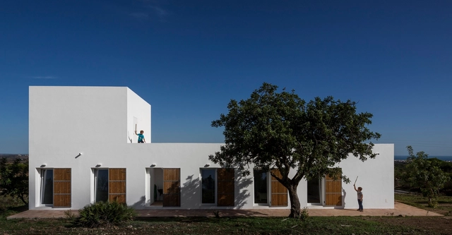 Casa Algarve / tip architects - Casas