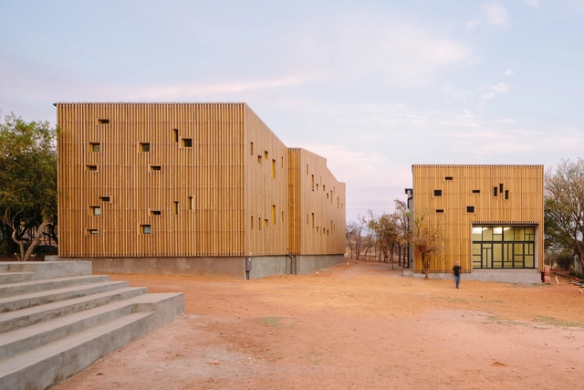 Limpopo Youth Hostel / Local Studio - Exterior Photography,  Hostel, Facade, Stairs