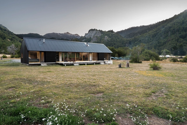 Refugio en Malalcahuello / Iragüen Viñuela Arquitectos - Fotografía exterior, Casas, Jardín