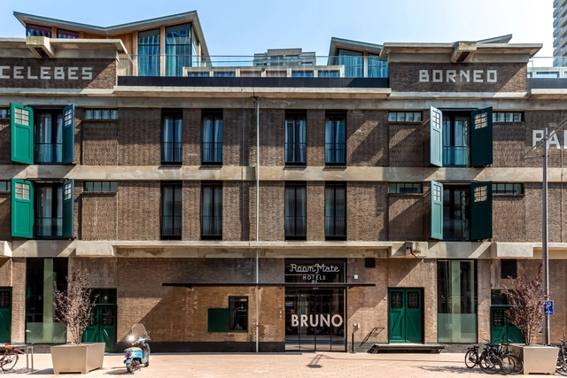 Hotel Room Mate Bruno / Teresa Sapey + Partners - Fotografía exterior, Hoteles, Fachada, Puerta