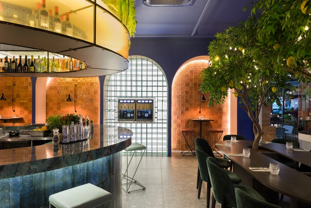Restaurante Mino Osteria / Vanessa Larré Arquitetura - Fotografia de Interiores, Restaurante, Cozinha, Viga, Mesa, Cadeira, Iluminação, Bancada