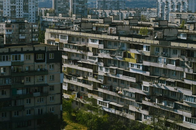 A Display of Informal Architecture: New Documentary on the Ukrainian Makeshift Balconies Phenomenon - Films & Architecture