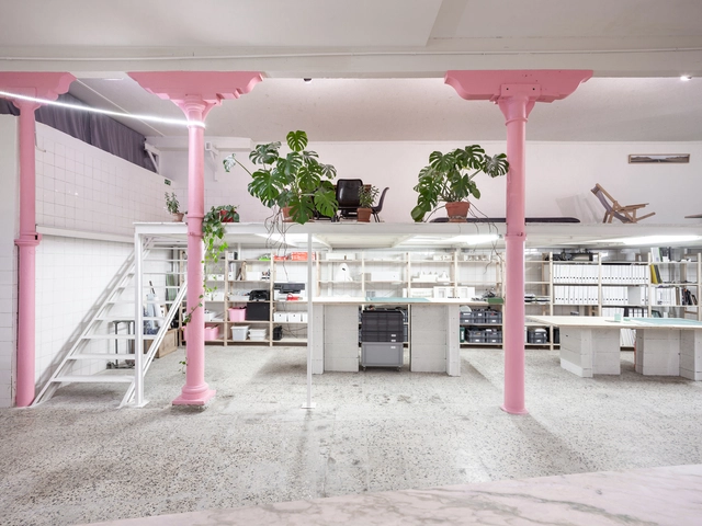 Escritório Bureau / BUREAU (Daniel Zamarbide, Carine Pimenta, Galliane Zamarbide) - Fotografia de Interiores, Interiores De Escritórios, Escada