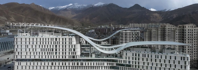 西藏妇儿医院 / 八作建筑设计事务所 - 建筑图, 医院