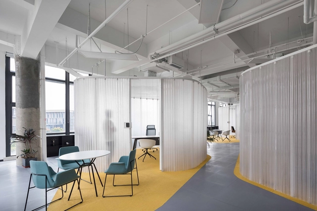 Oficinas SECAD  / MCVR Studio - Interiores De Oficina, Fachada, Mesas, Sillas