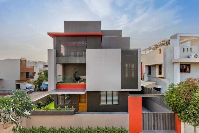 Casa escarlata / Ghoricha Associate - Casas