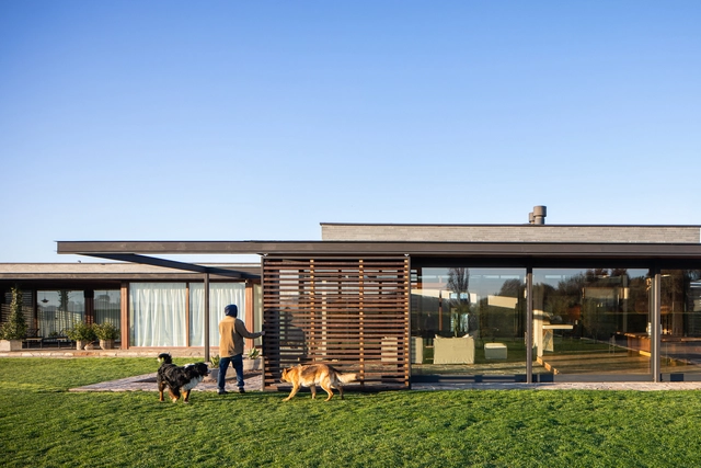 Ampliación Isla Maipo / Pedro Ruiz + Benjamín Smart - Fotografía exterior, Ampliación, Fachada